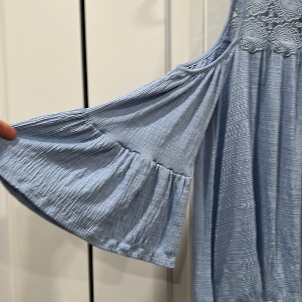 Time and Tru Blue Sleeveless Blouse - Picture 3 of 9